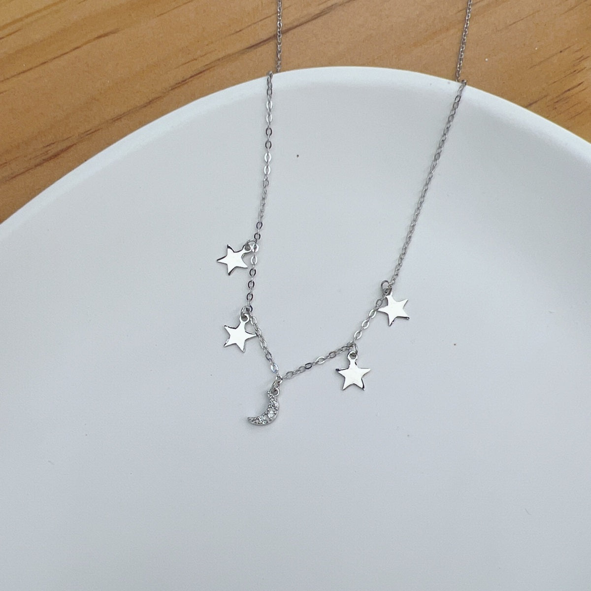 GIOVE MIO: Cadena LUNE E STELLE en plata 925 para regalar con propósito y estilo único. ¡Sorprende con elegancia y calidad! ¡Compra ahora y haz un regalo inolvidable! PLATA 925 / BLANCO