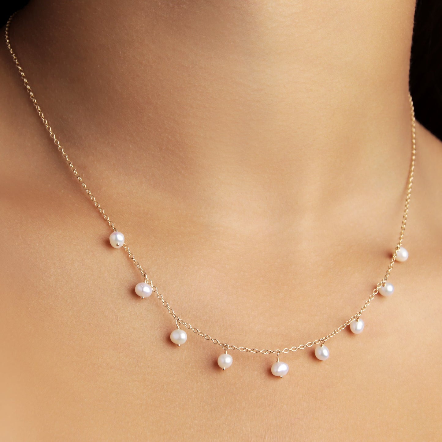 GIOVE MIO Cadena con Dijes de Perlas en Oro Amarillo de 14Kt con Perlas Cultivadas de Aguadulce. Oro 14Kt / Amarillo