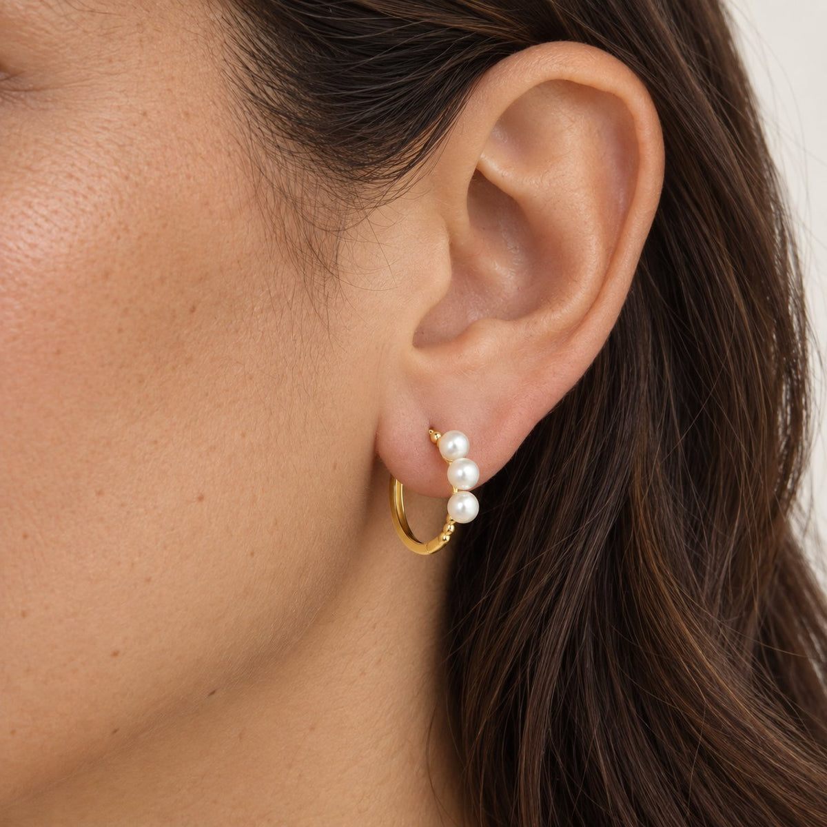 GIOVE MIO Huggies en Oro Amarillo de 14Kt con Perlas Cultivadas de Aguadulce. Oro 14Kt / Amarillo / 18.7X14.2MM
