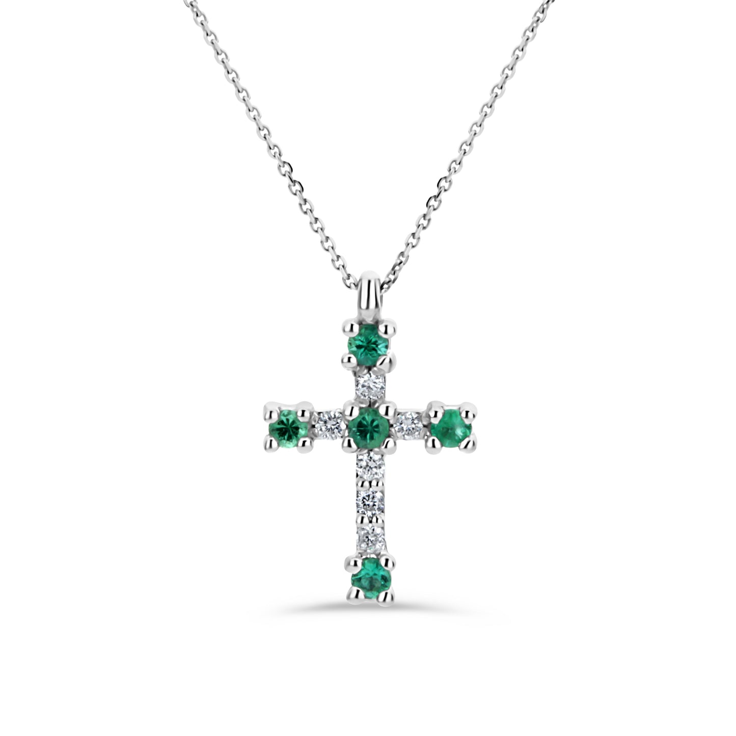 GIOVE MIO Cadena con Dije de Cruz en Oro Blanco de 18Kt con Esmeraldas y Diamantes Naturales. Oro 18Kt / Blanco / 20X15MM