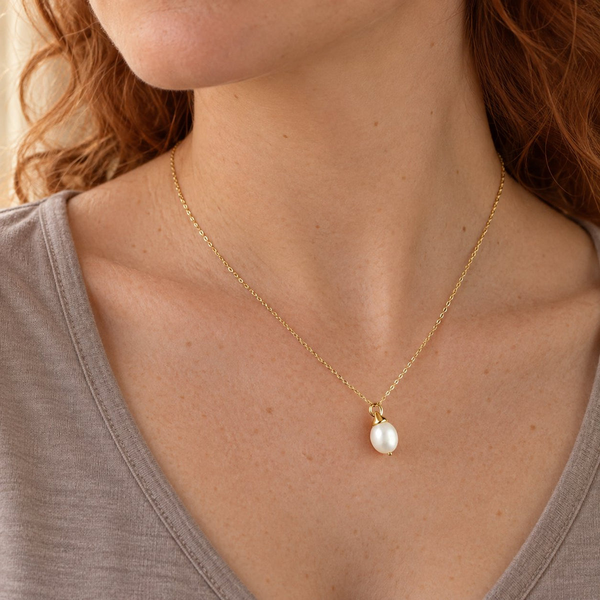 GIOVE MIO Cadena con Dije de Perla en Oro Amarillo de 18Kt con Perla Cultivada Aguadulce. Oro 18Kt / Amarillo / 6.5X10.7MM