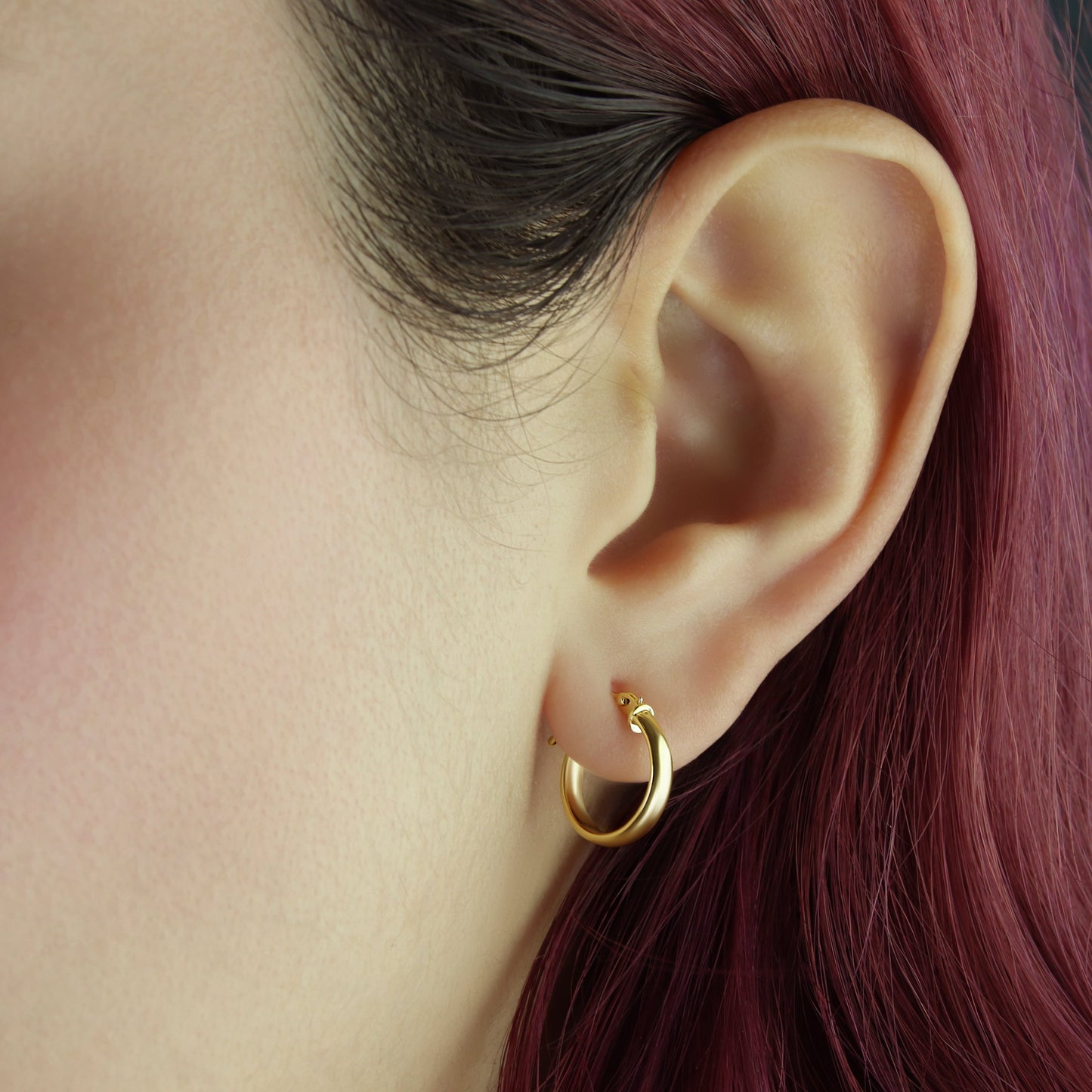 GIOVE MIO: 18kt Yellow Gold Hoop Earrings with Lever Back - Classic and elegant, the perfect addition to your style. Get yours now!