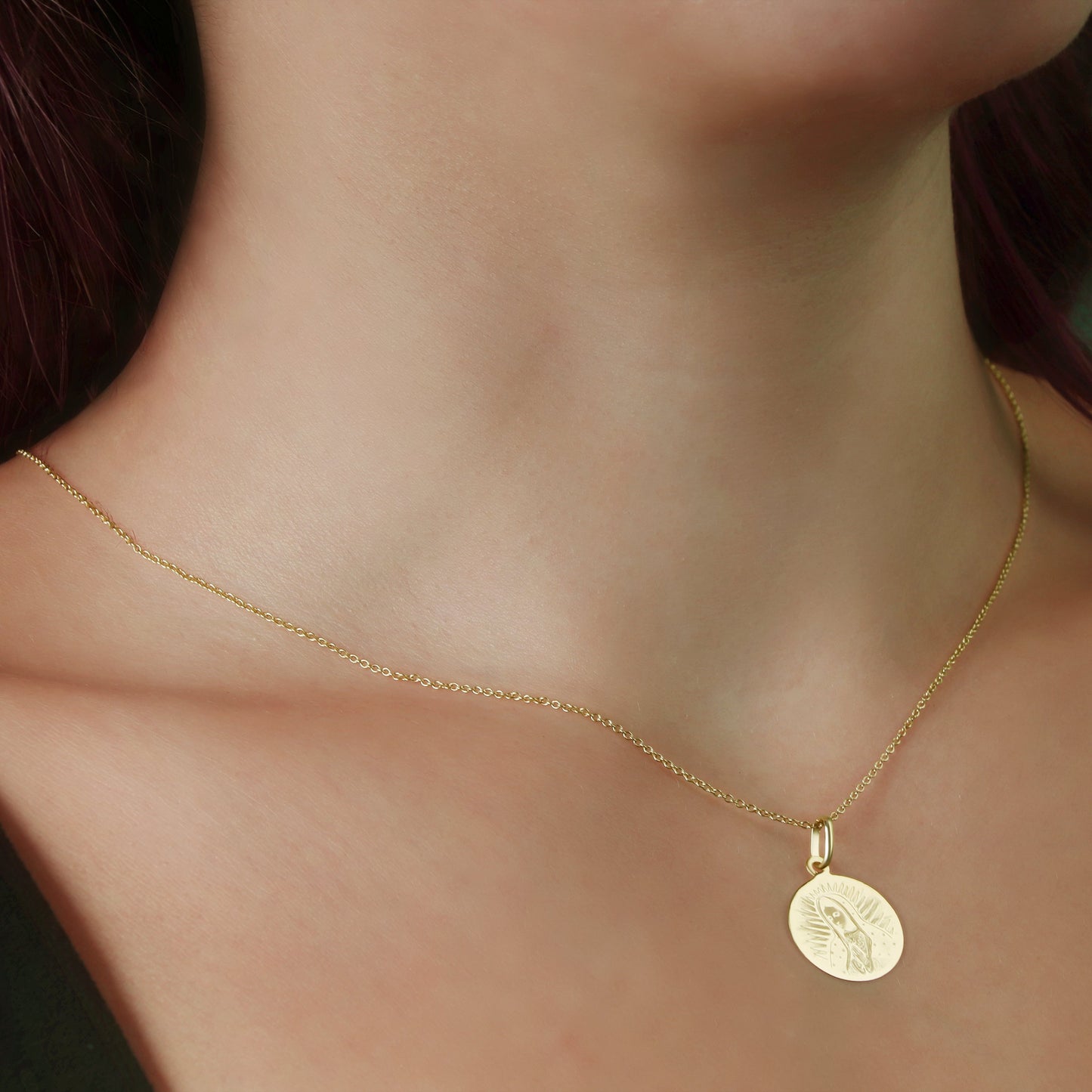 GIOVE MIO Dije de La Medalla de La Virgen de Guadalupe en Oro Amarillo de 18Kt. Oro 18Kt / Amarillo / 14.5MM