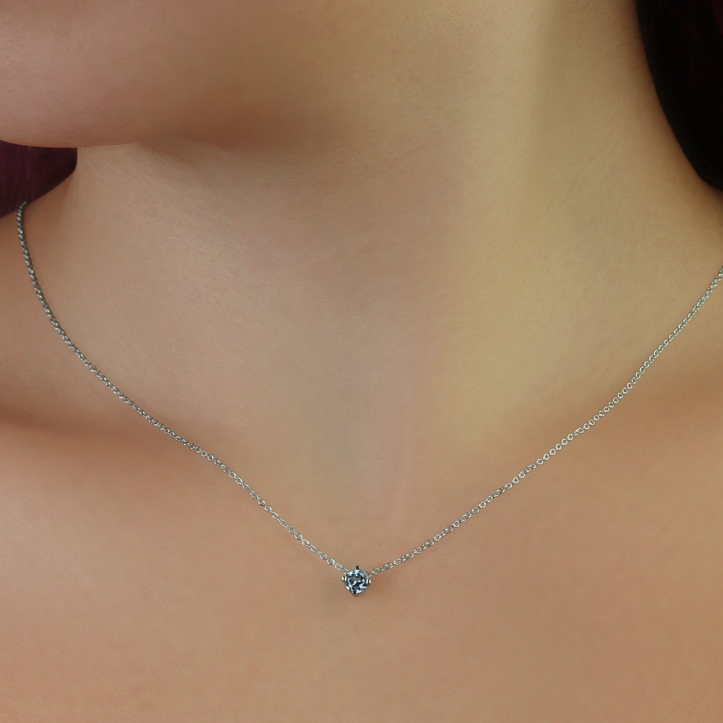 GIOVE MIO Cadena con Dije de Gema en Oro Amarillo de 14Kt con Topacio Azul Sky Blue. Oro 14Kt / Amarillo / 4MM