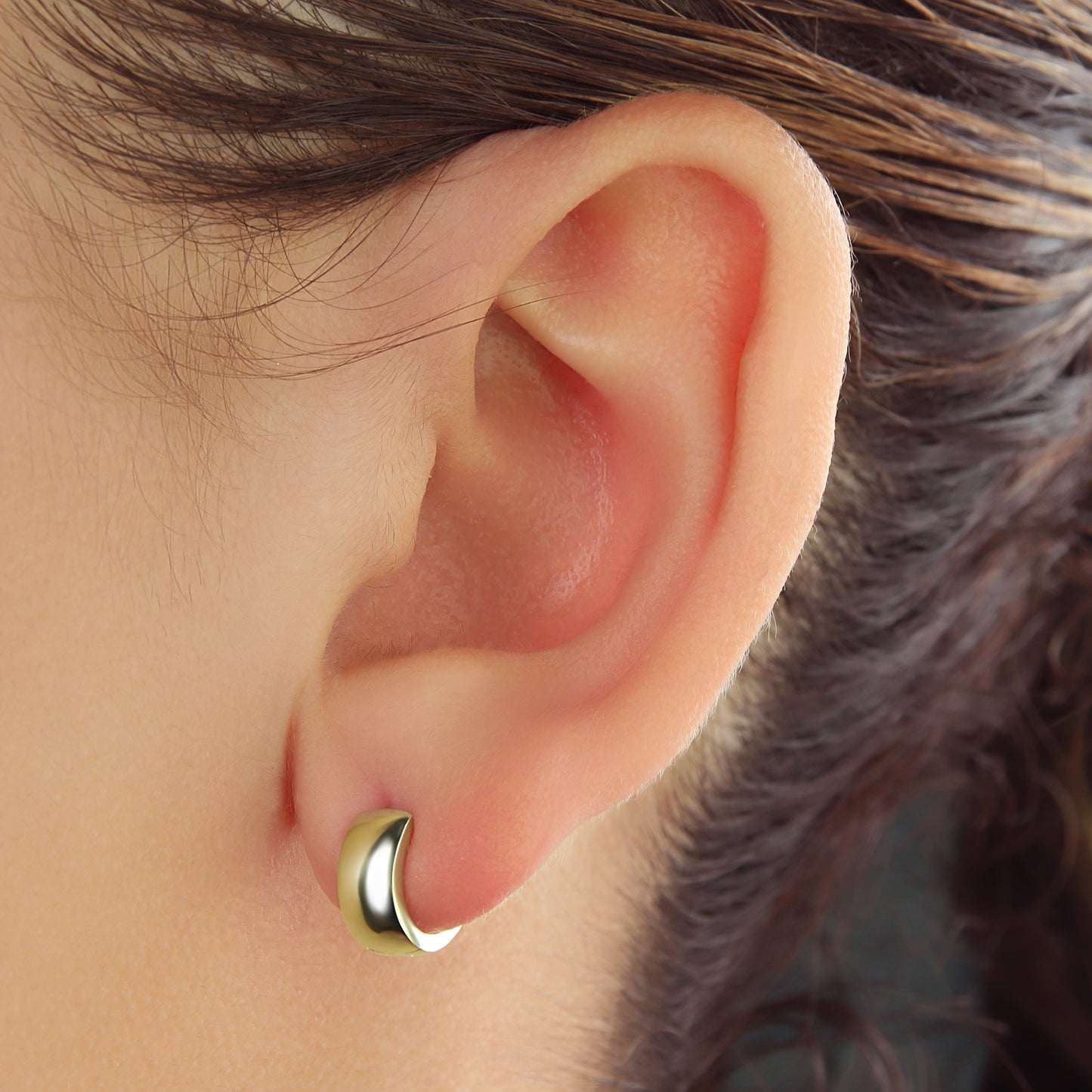 GIOVE MIO Huggies en Oro Amarillo de 14Kt. Oro 14Kt / Amarillo / DIA 10MM TUB 4.5MM