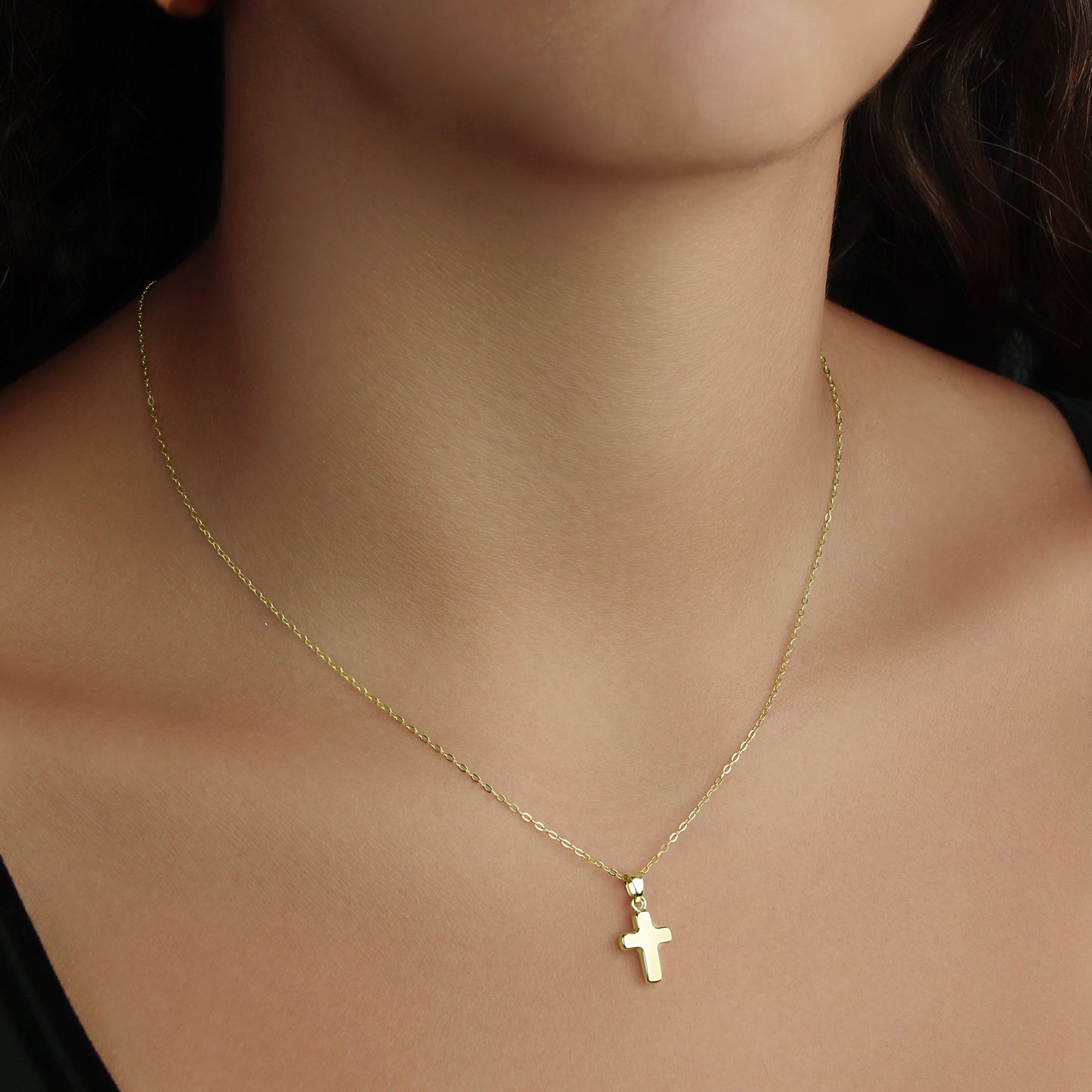 GIOVE MIO 14kt Yellow Gold Cross Pendant with Diamond. Elegant and meaningful jewelry. Stand out with style and grace!
