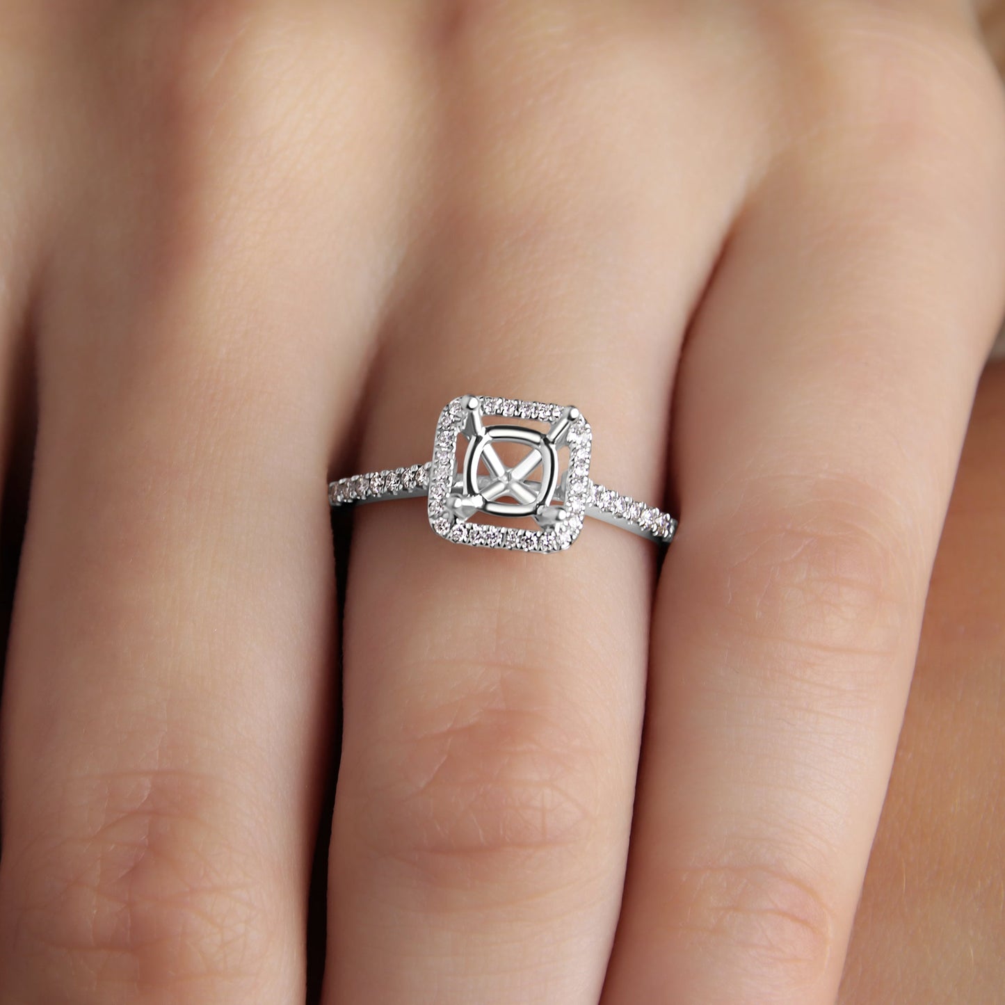 GIOVE MIO Anillo de Compromiso en Oro Blanco de 18Kt con Diamante Creado en Laboratorio y Diamantes Naturales. Oro 18Kt / Blanco