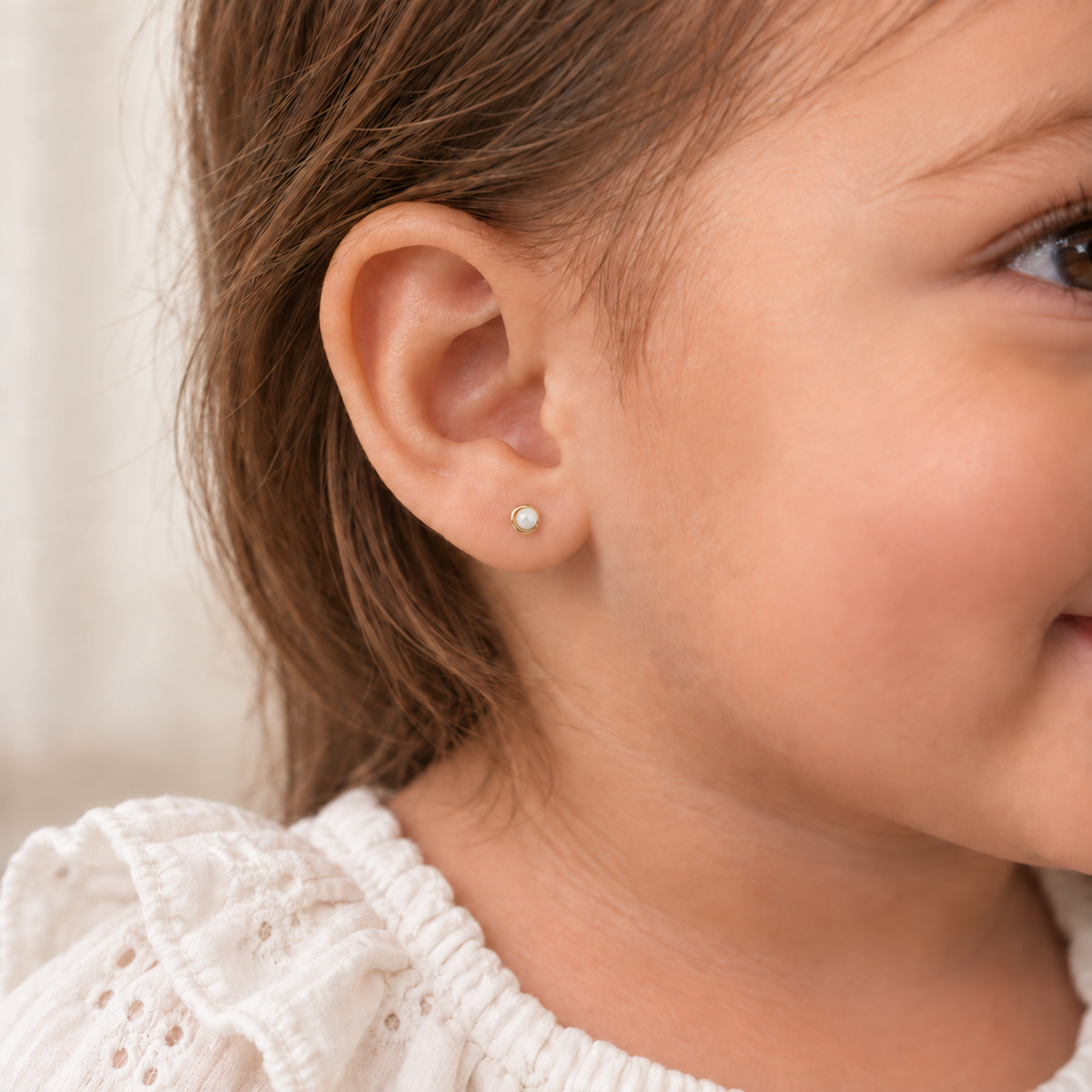 Modelo infantil con arete 00229342 de 3.6 mm