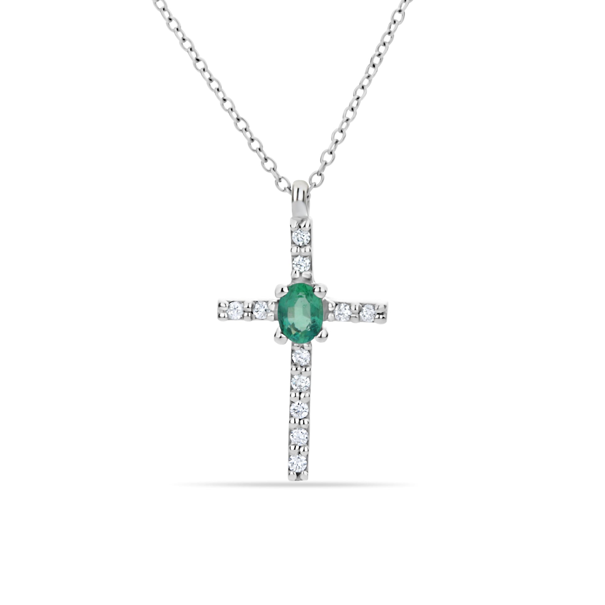 GIOVE MIO Cadena con Dije de Cruz en Oro Blanco de 18Kt con Esmeralda y Diamantes Naturales. Oro 18Kt / Blanco / 11.7X18MM