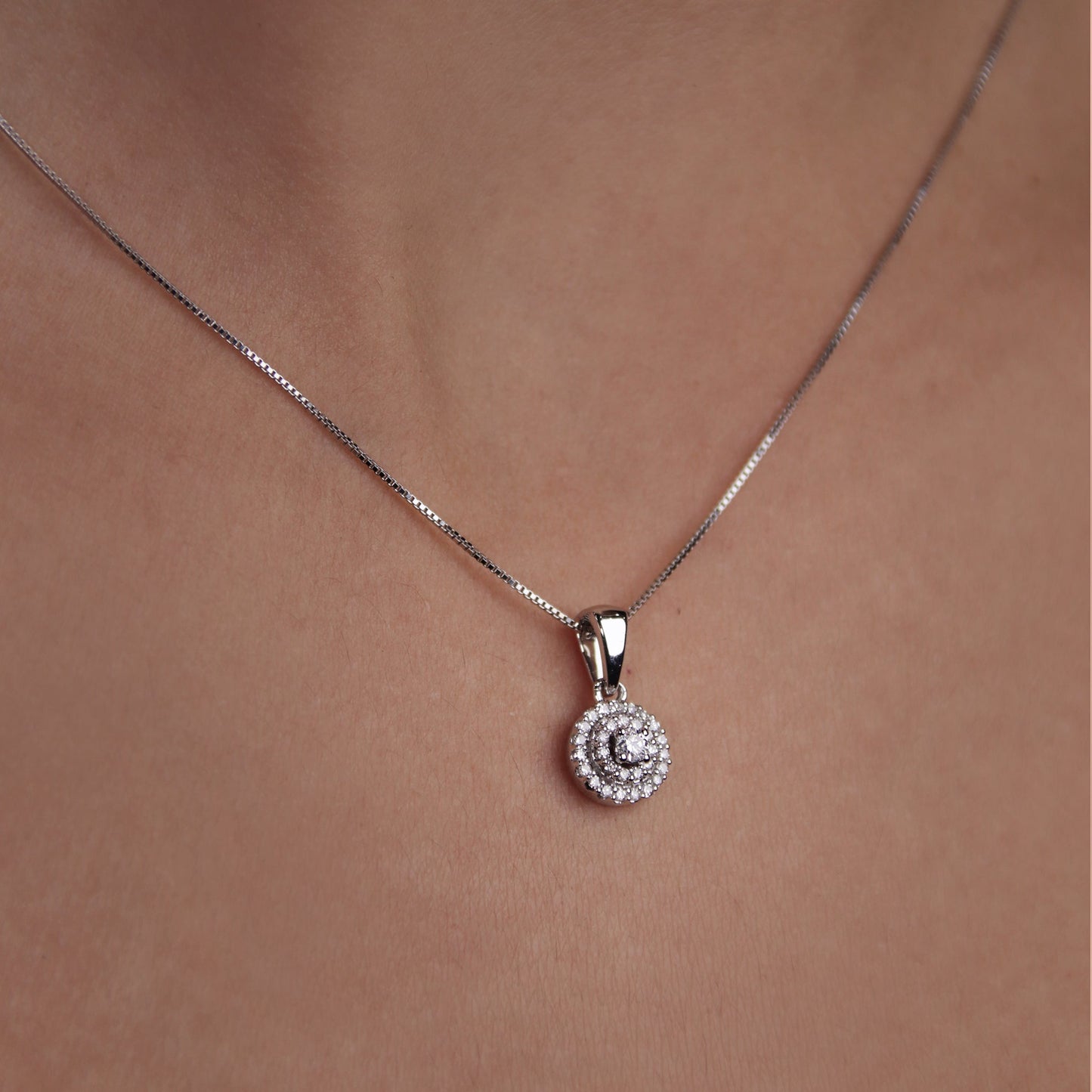 GIOVE MIO Dije de Fashion en Oro Blanco de 14Kt con Diamantes Naturales. Oro 14Kt / Blanco / 7MM