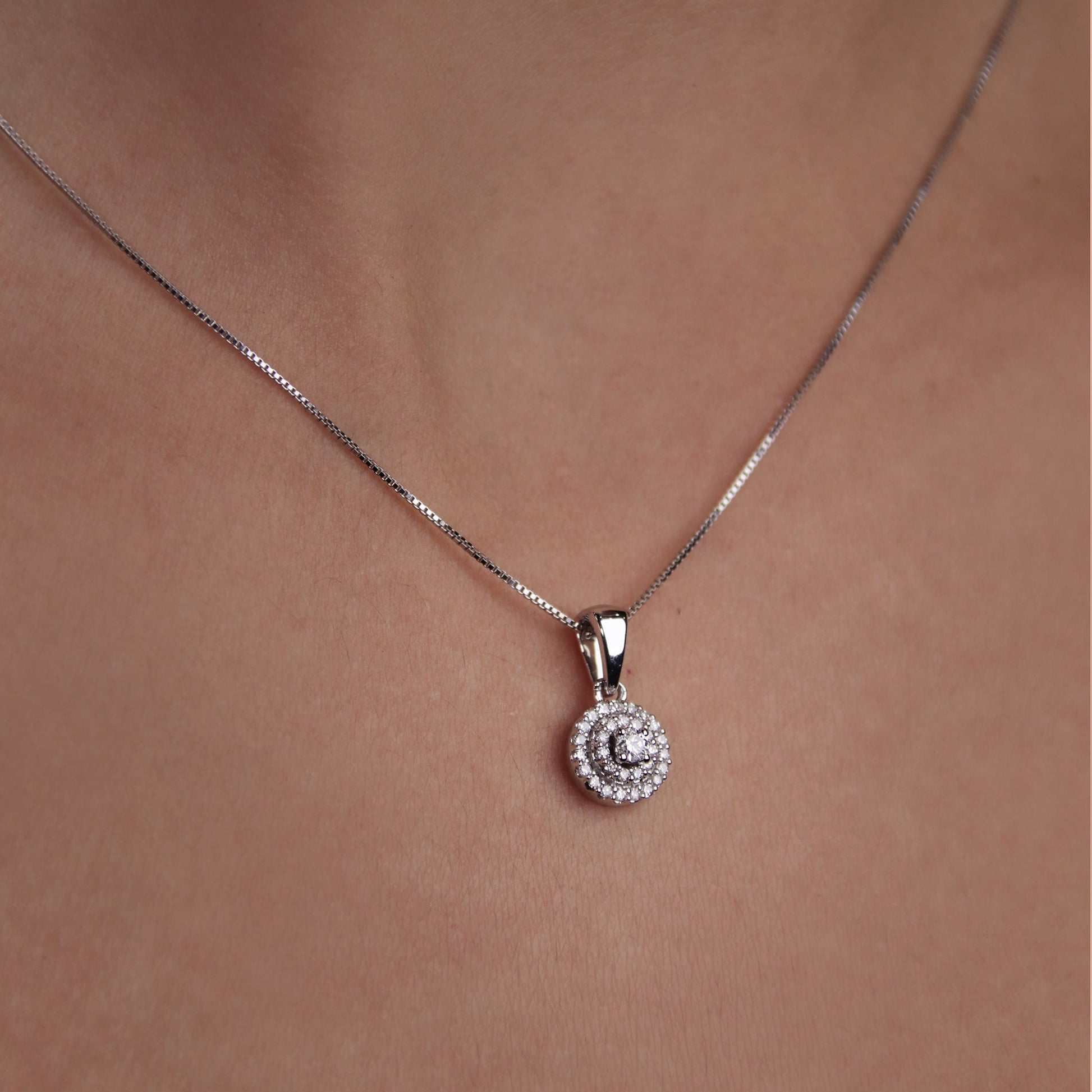 GIOVE MIO Dije de Fashion en Oro Blanco de 14Kt con Diamantes Naturales. Oro 14Kt / Blanco / 7MM