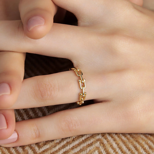 GIOVE MIO: Anillo Fashion en Oro Amarillo de 18kt - Eleva tu estilo con elegancia y sofisticación. ¡Haz una declaración audaz con este impresionante anillo! Atrévete a brillar con un toque de lujo y distinción. ¡Hazlo tuyo hoy mismo! ORO 18KT / AMARILLO