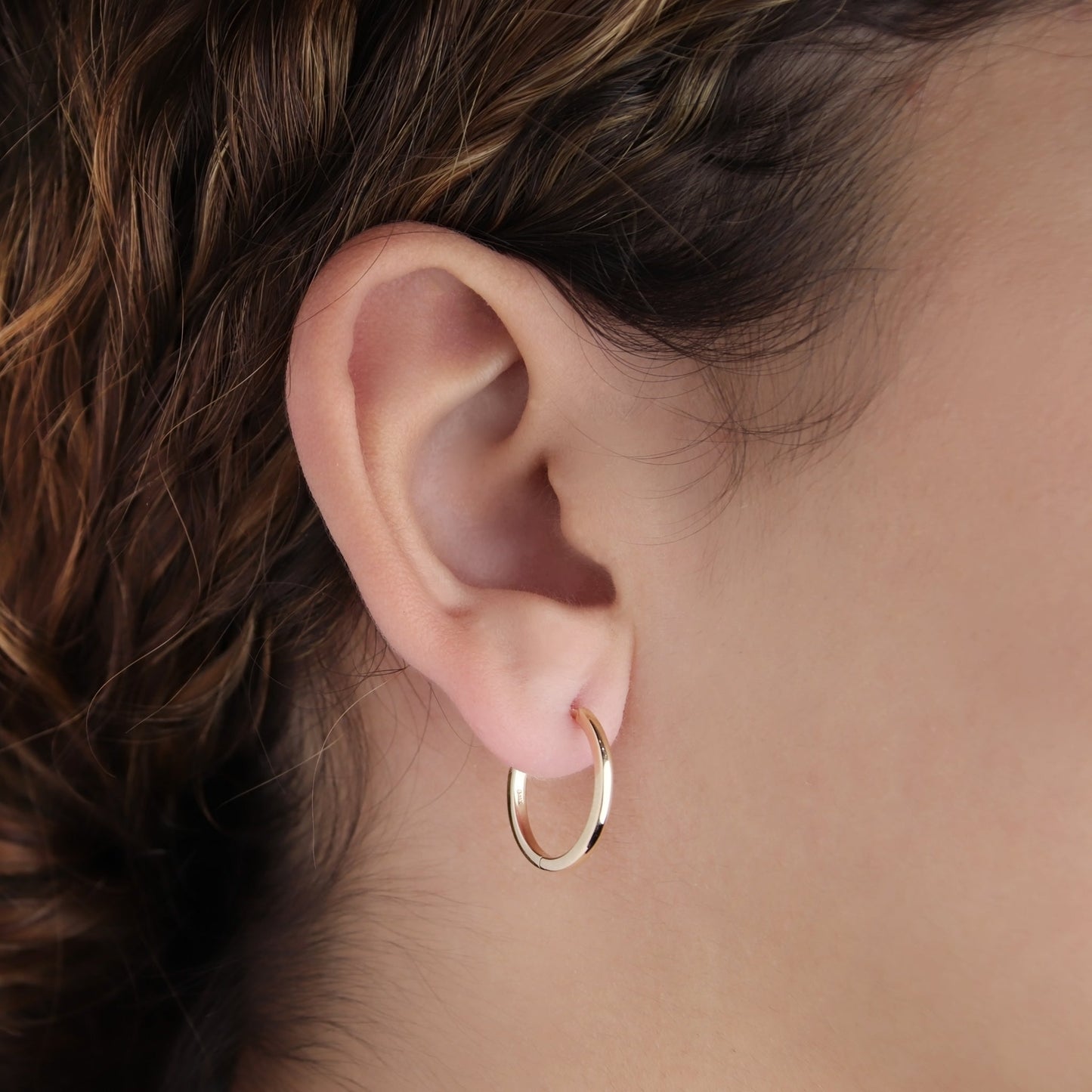 GIOVE MIO Huggies en Oro Amarillo de 14Kt. Oro 14Kt / Amarillo / 18MMX1.65MM