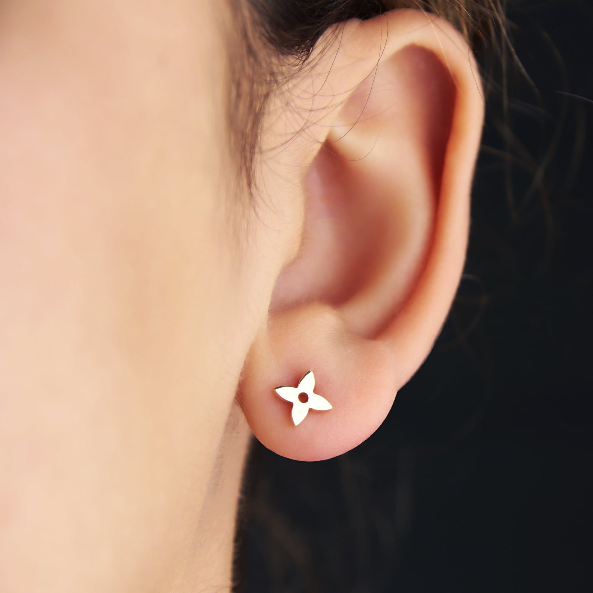 GIOVE MIO Studs de Flor en Oro Amarillo de 18Kt. Oro 14Kt / Amarillo / 5X5MM