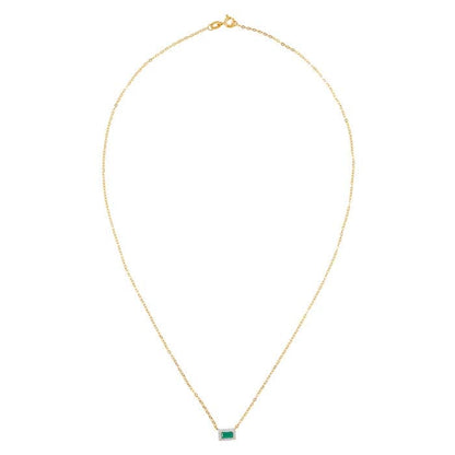 GIOVE MIO: Cadena con dije de gema en oro amarillo de 10kt, sofisticación y elegancia en cada detalle. ¡Deslumbra con esta joya única de esmeralda y esmeraldas de 43 CM! Eleva tu estilo con un toque de lujo. ¡Hazla tuya ya! ORO 10KT / AMARILLO