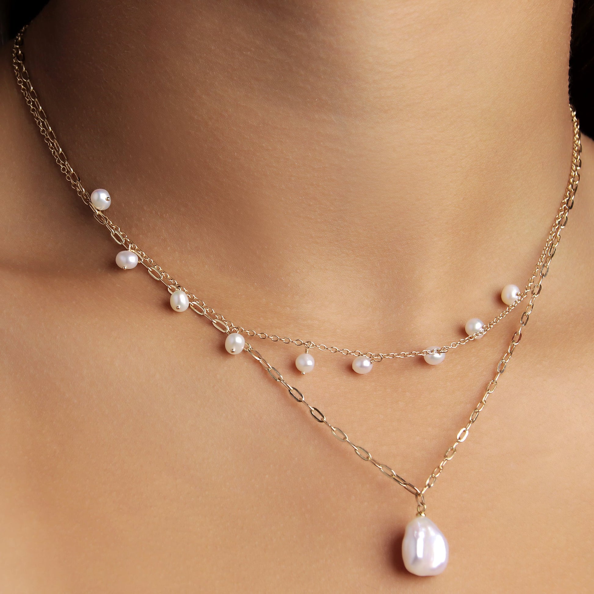 GIOVE MIO Cadena con Dije de Gema en Oro Amarillo de 10Kt con Perla Barroca. Oro 10Kt / Amarillo / 11X13MM