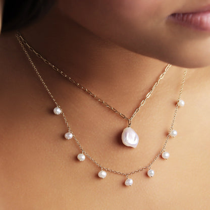 GIOVE MIO Cadena con Dije de Gema en Oro Amarillo de 10Kt con Perla Barroca. Oro 10Kt / Amarillo / 11X13MM