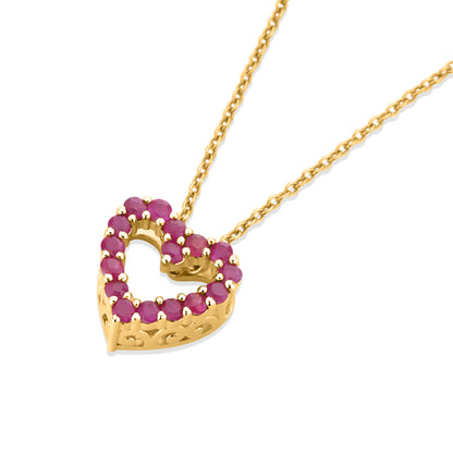 GIOVE MIO: Cadena de oro amarillo con dije de corazón y rubí, el regalo perfecto con significado. ¡Sorprende con estilo y elegancia! ORO 10KT / AMARILLO