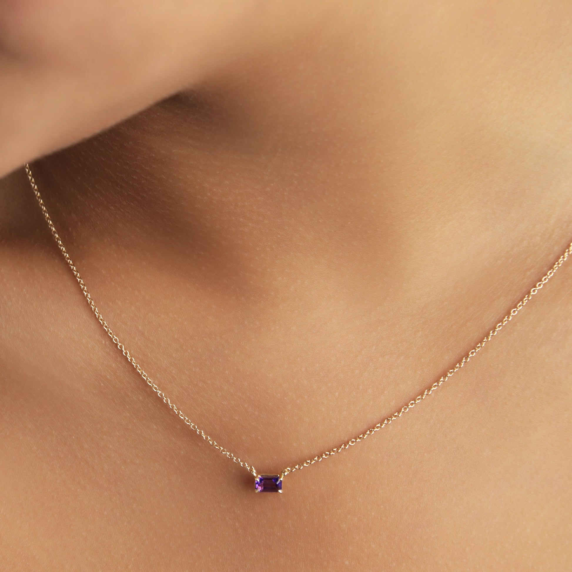 GIOVE MIO Cadena con Dije de Gema en Oro Amarillo de 14Kt con Amatista. Oro 14Kt / Amarillo / 5X3MM