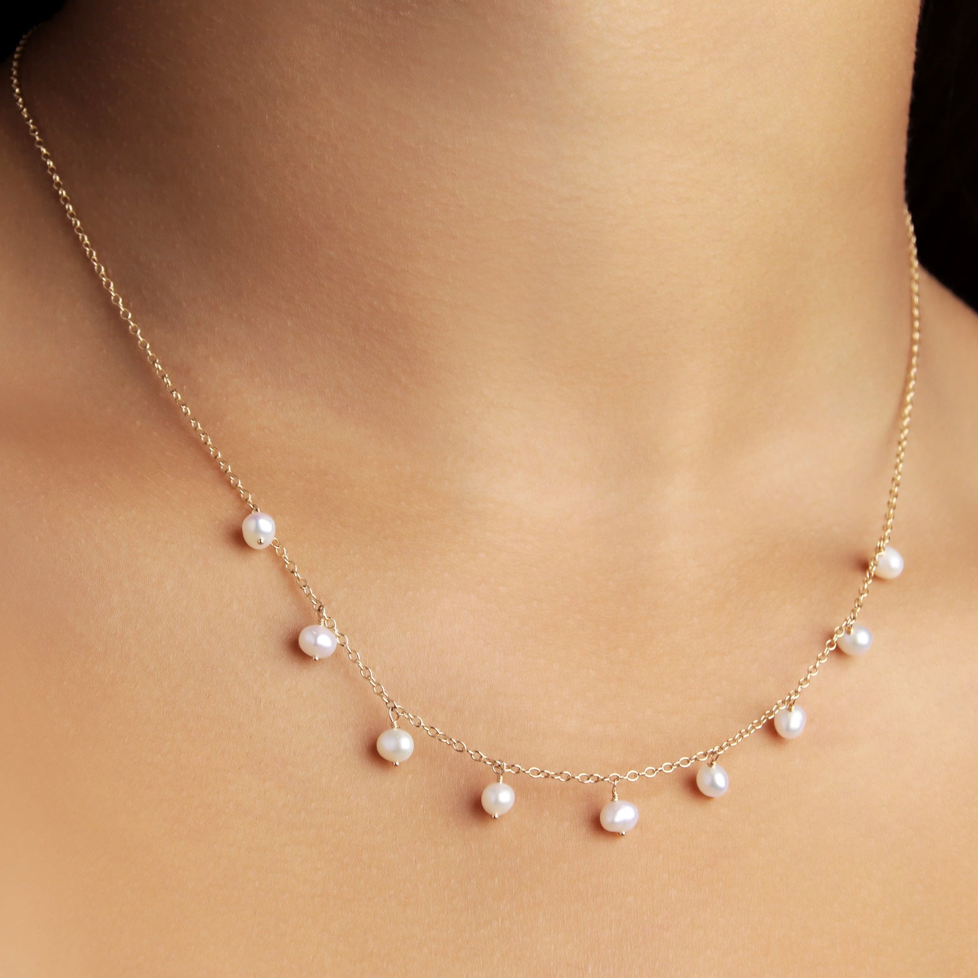 GIOVE MIO Cadena con Dijes de Perlas en Oro Amarillo de 14Kt con Perlas Cultivadas de Aguadulce. Oro 14Kt / Amarillo