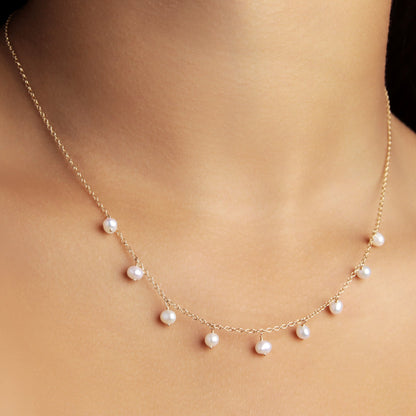 GIOVE MIO Cadena con Dijes de Perlas en Oro Amarillo de 14Kt con Perlas Cultivadas de Aguadulce. Oro 14Kt / Amarillo