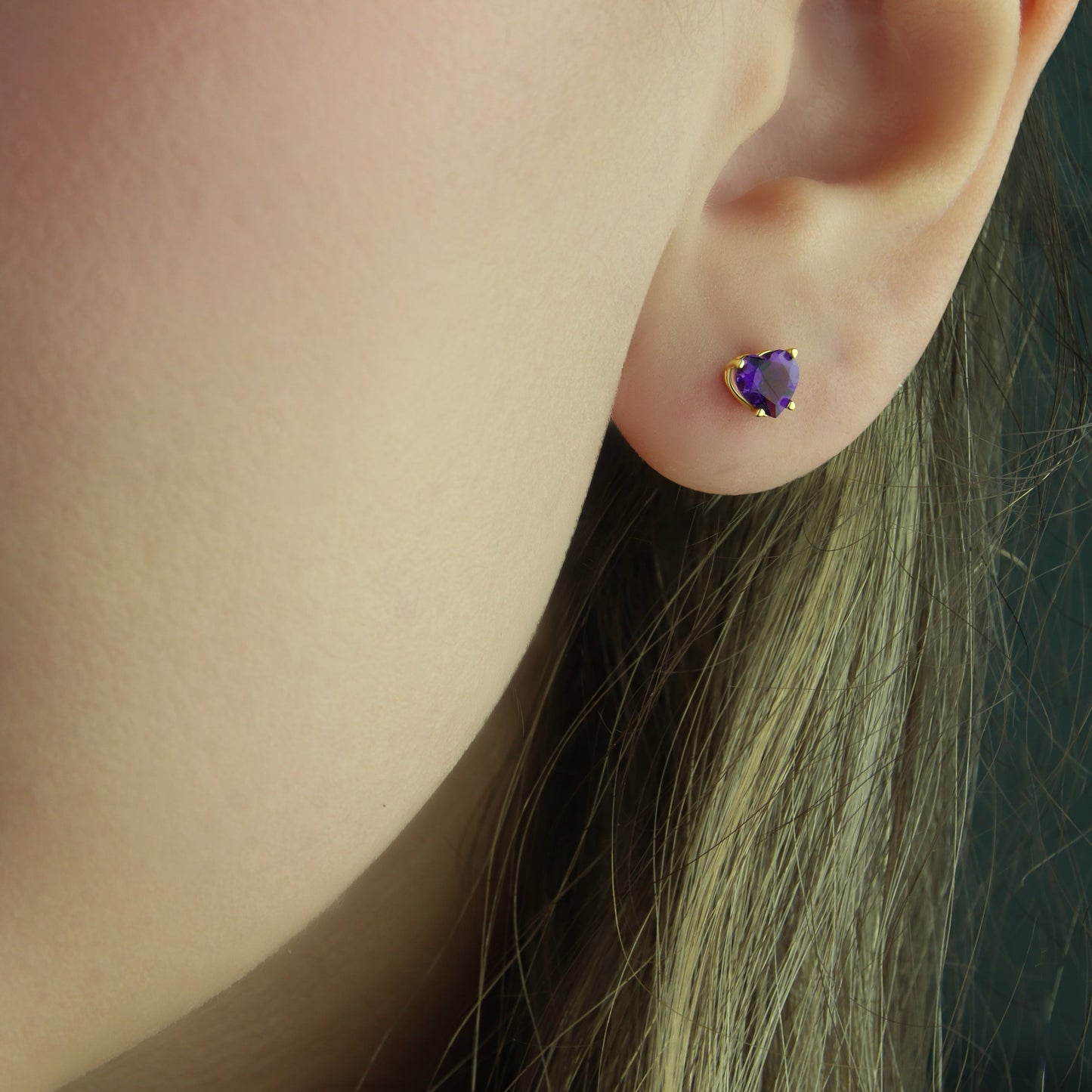 GIOVE MIO Studs en Oro Amarillo de 14Kt con Amatistas. Oro 14Kt / Amarillo / 5X5MM