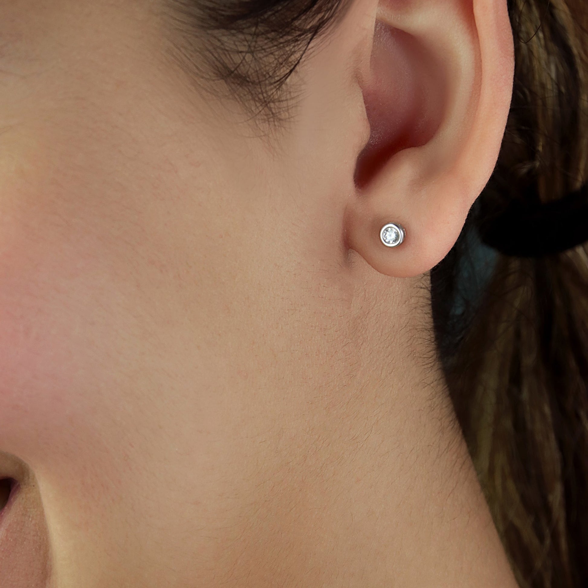 GIOVE MIO Studs de Gema en Oro Blanco de 18Kt con Circonia Cúbica. Oro 18Kt / Blanco / 4MM