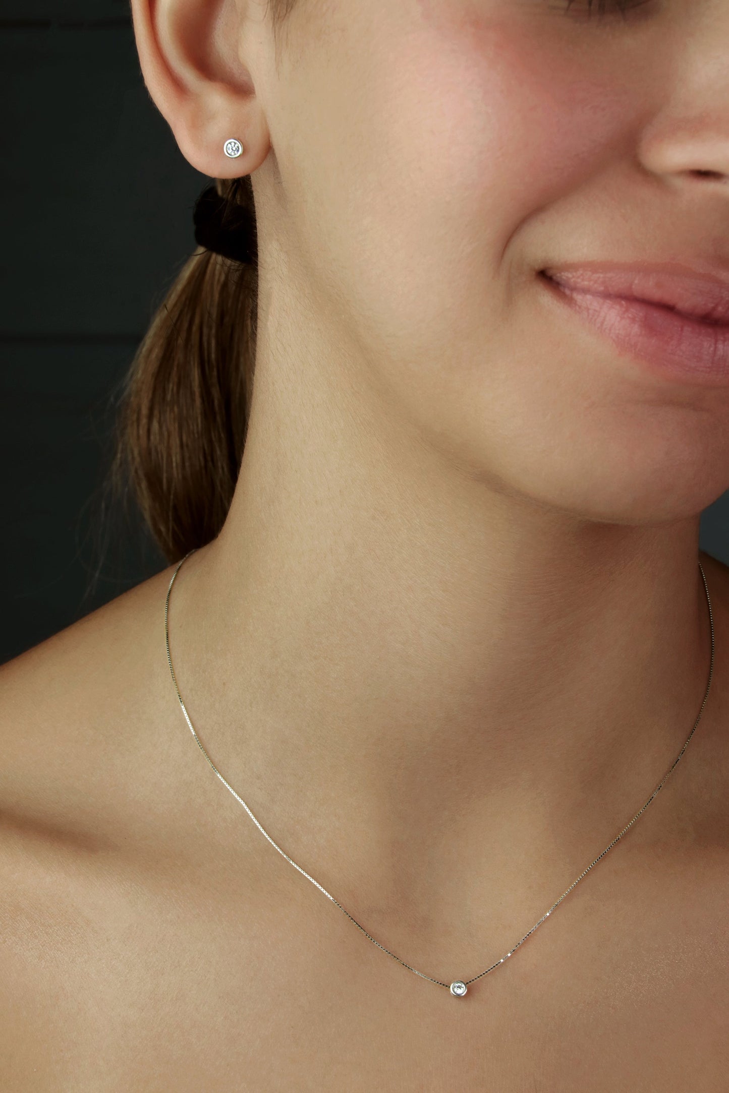 GIOVE MIO Studs de Gema en Oro Blanco de 18Kt con Circonia Cúbica. Oro 18Kt / Blanco / 4MM