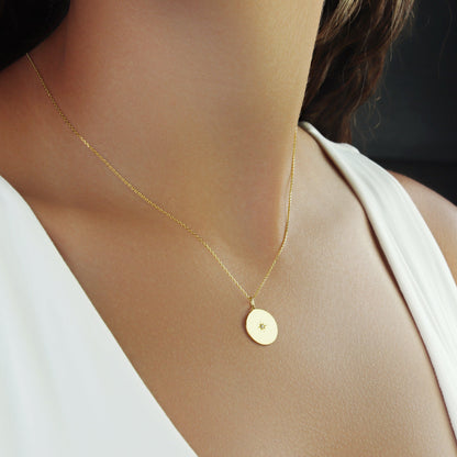 GIOVE MIO Cadena con Dije Circular en Oro Amarillo de 14Kt con Diamante Natural. Oro 14Kt / Amarillo / 14MM