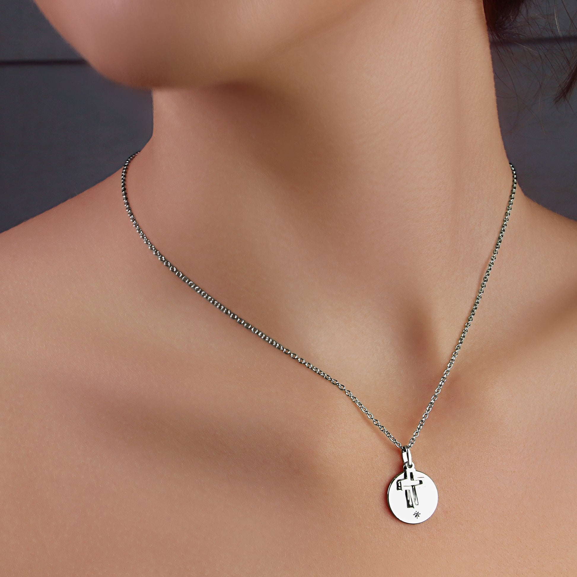 GIOVE MIO Cadena con Dijes Circular y Cruz en Plata 925 con Circonia Cúbica. Plata 925 / Blanco / 15MM 13X7MM