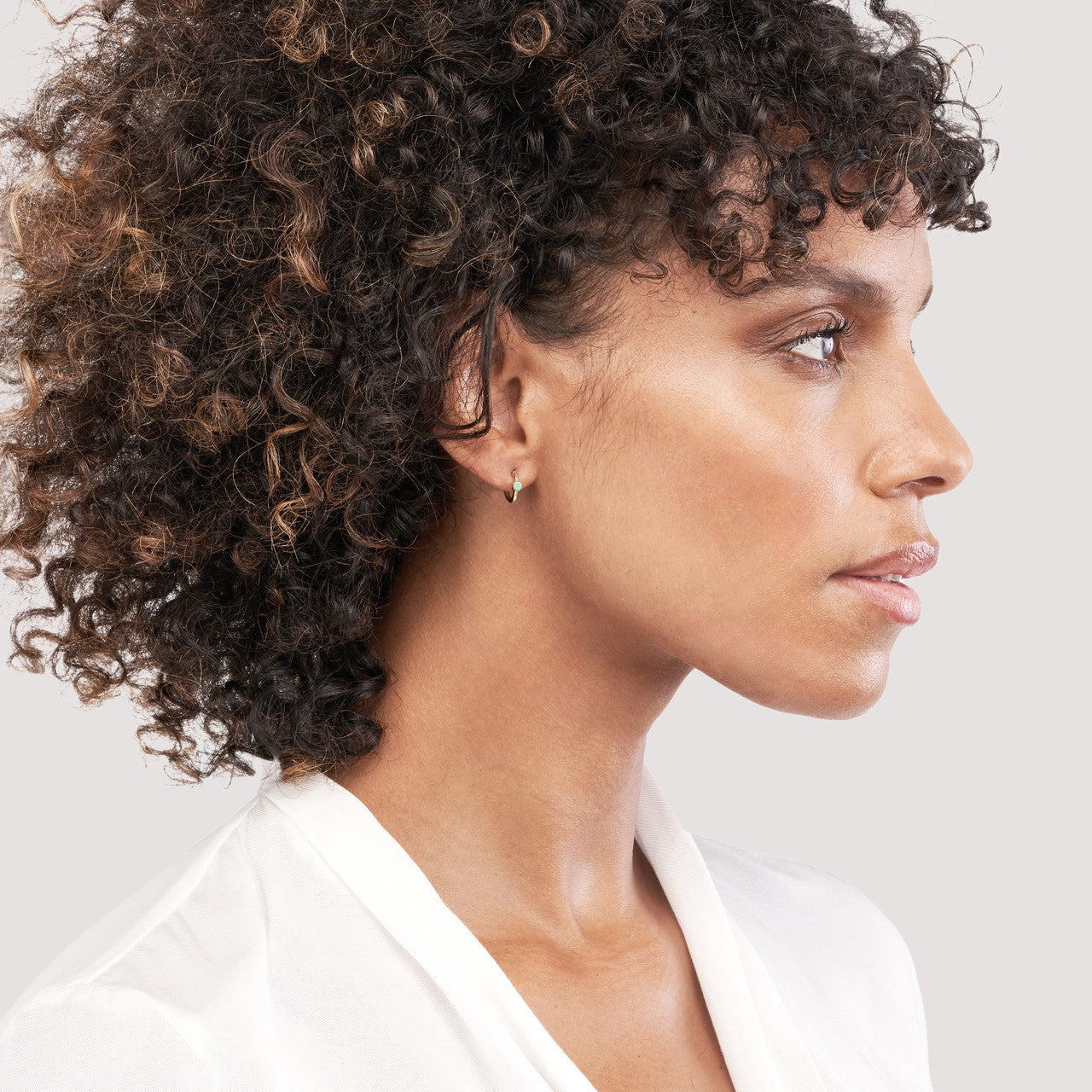 GIOVE MIO Argollas en Oro Amarillo de 14Kt con Esmeraldas. Oro 14Kt / Amarillo / 9MM