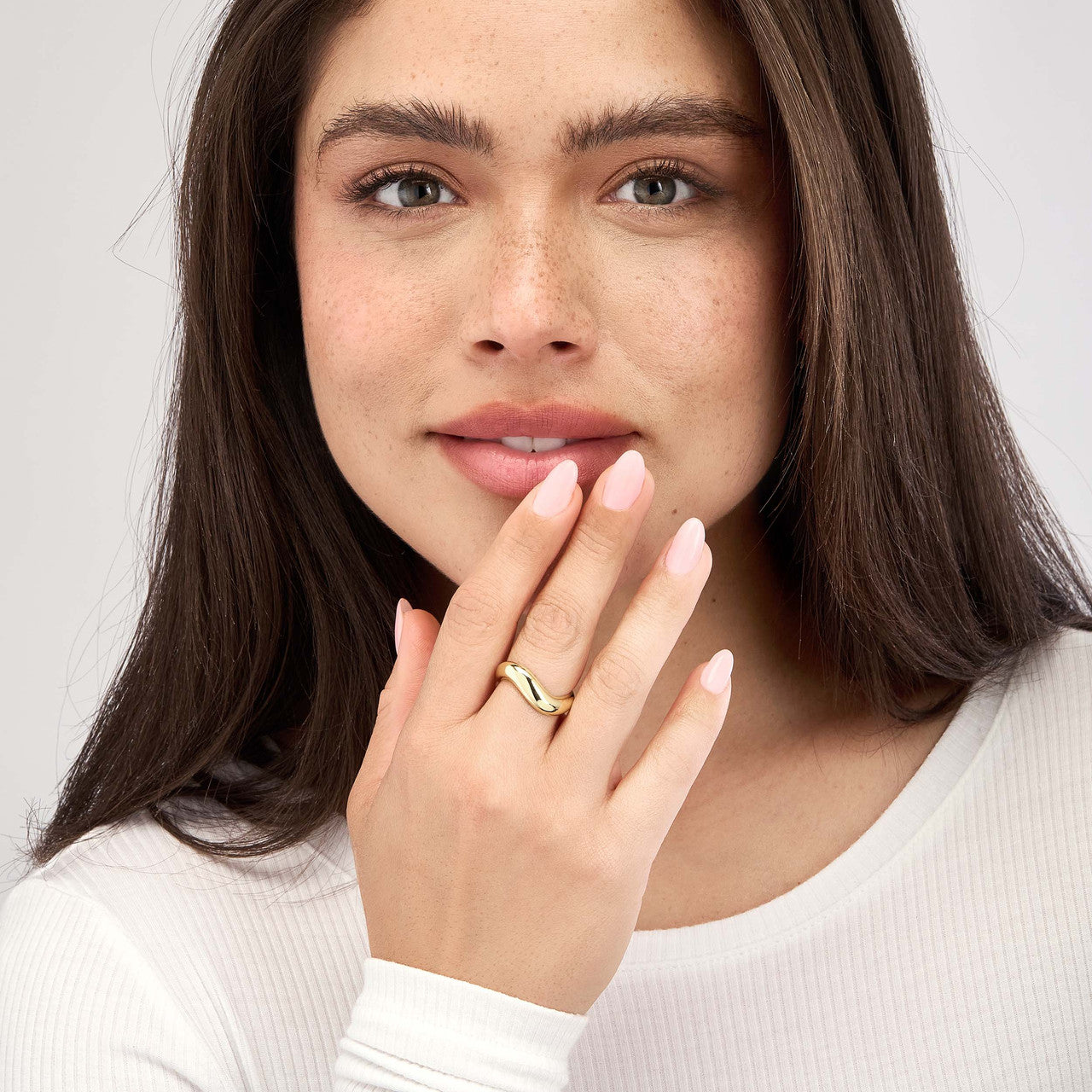 GIOVE MIO: Anillo Fashion en Oro Amarillo de 14kt que Deslumbrará en tu Dedo Talla US 6 ¡Hazte con Él Hoy y Brilla como Nunca Antes! ORO 14KT / AMARILLO