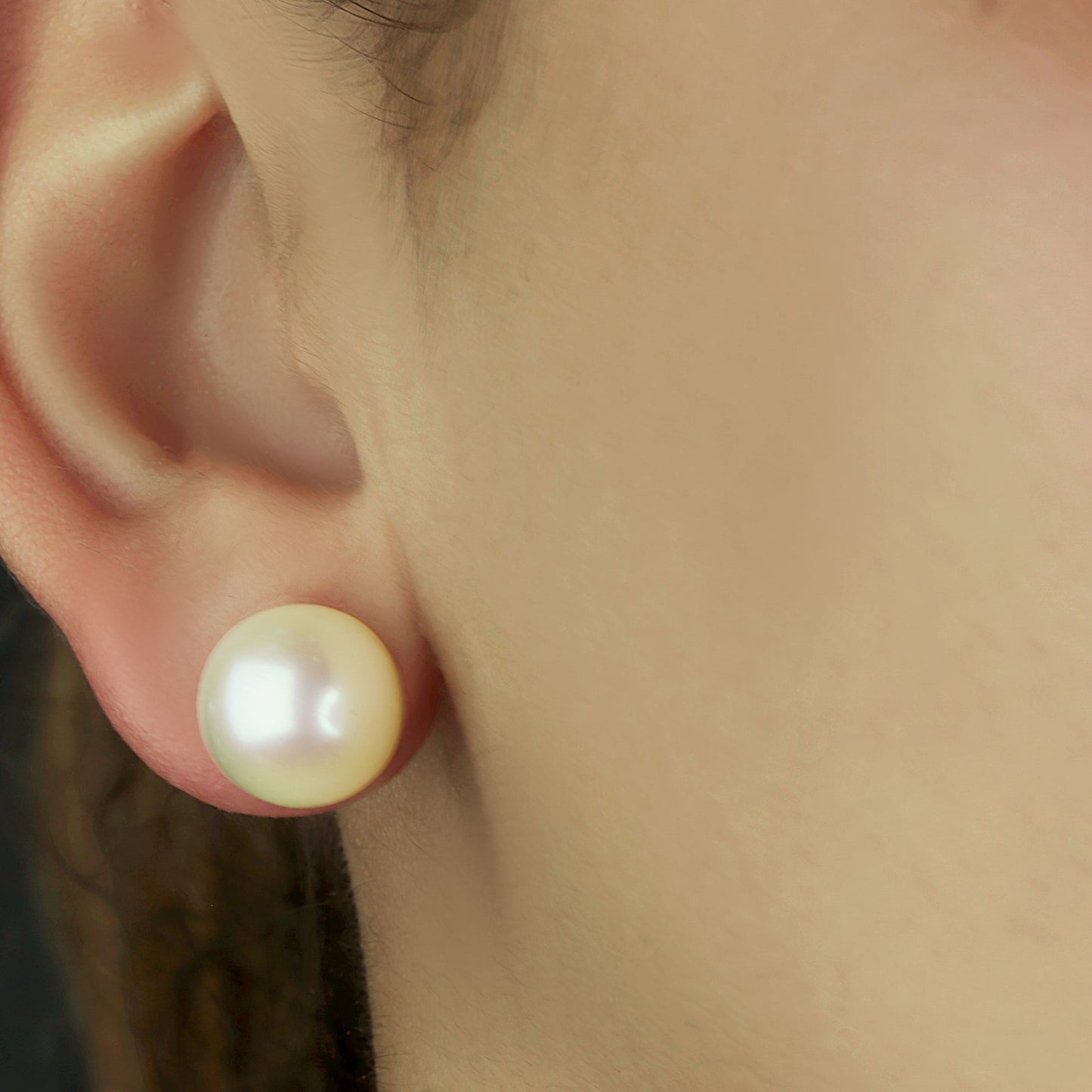 GIOVE MIO Studs en Oro Amarillo de 14Kt con Perlas Cultivadas Akoya. Oro 14Kt / Amarillo / 12MM