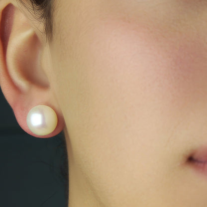 GIOVE MIO Studs en Oro Amarillo de 14Kt con Perlas Cultivadas Akoya. Oro 14Kt / Amarillo / 12MM