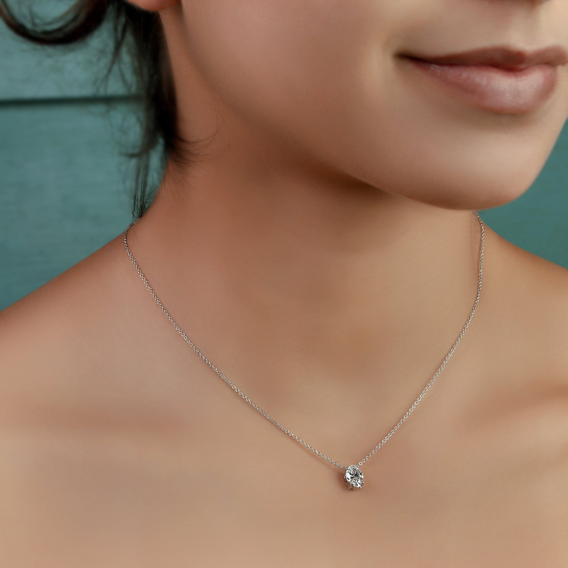 GIOVE MIO Cadena con Dancing Diamond en Oro Blanco de 14Kt con Diamante Creado en Laboratorio. Oro 14Kt / Blanco / 5.8X7.8MM