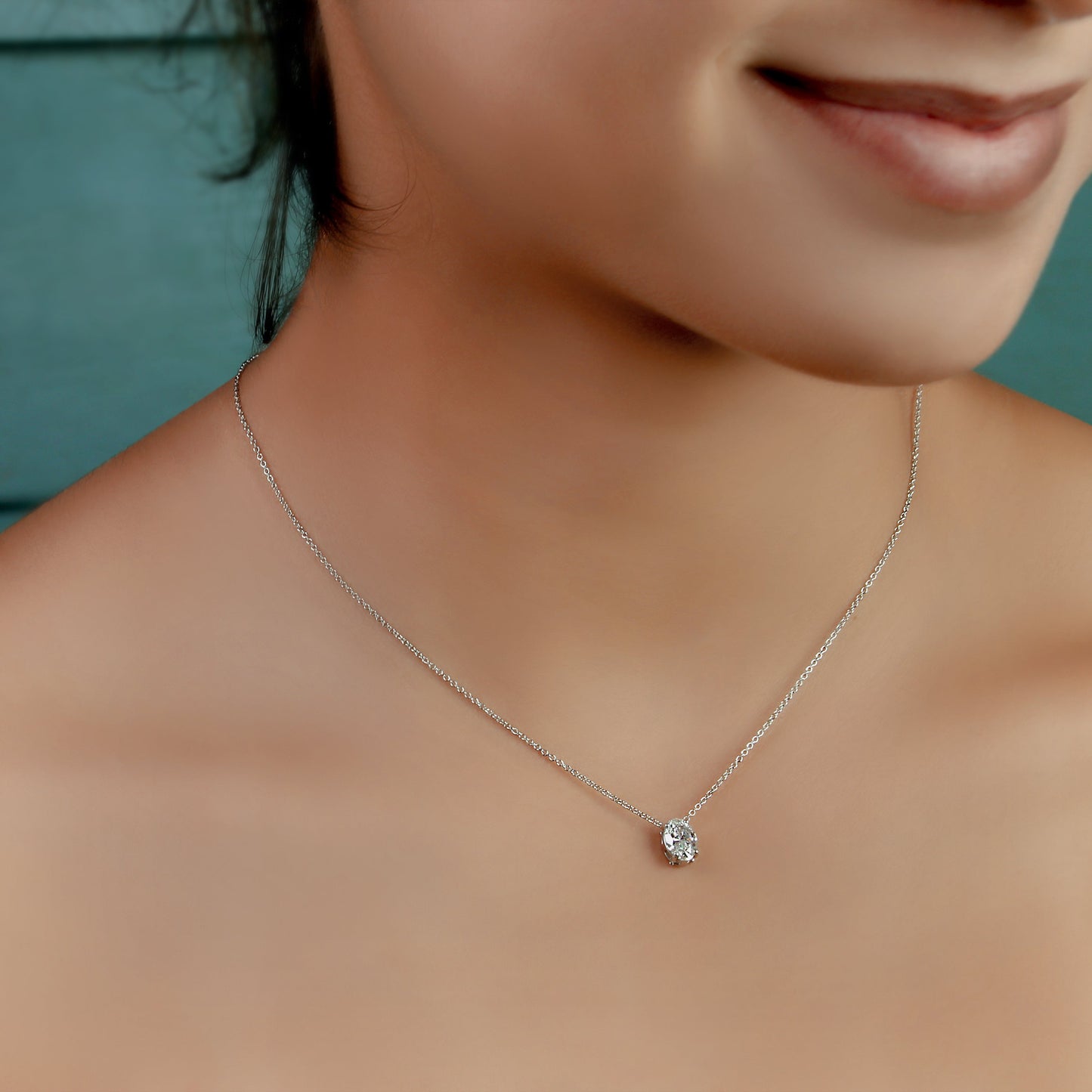 GIOVE MIO Cadena con Dancing Diamond en Oro Blanco de 14Kt con Diamante Creado en Laboratorio. Oro 14Kt / Blanco / 5.8X7.8MM