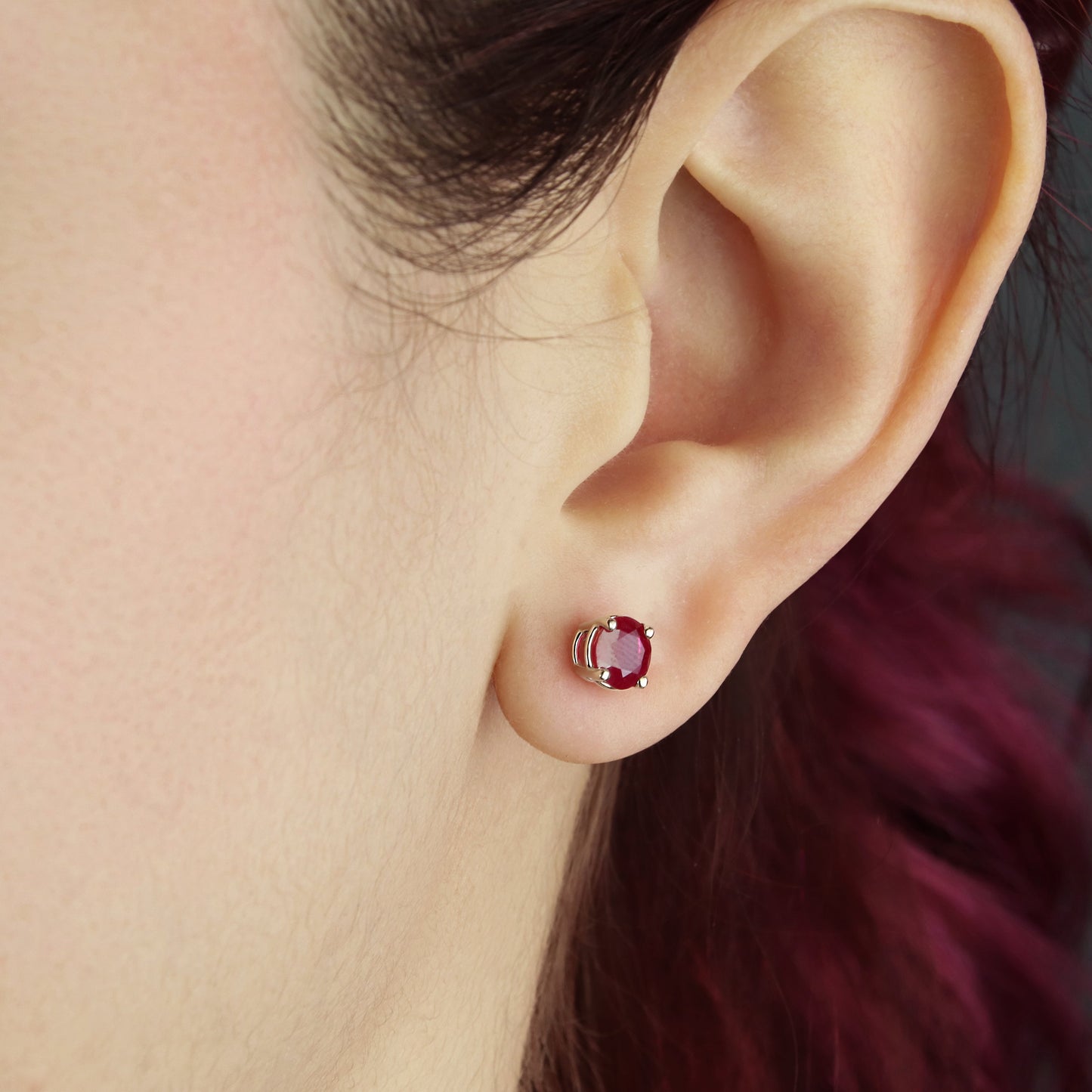 GIOVE MIO Studs en Oro Rosado de 14Kt con Rubíes. Oro 14Kt / Rosado / 5MM