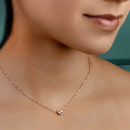 GIOVE MIO: Cadena con Dije de Gema Oro 14kt. Regalo con Propósito para Brillar. ¡Dale elegancia a tu look con esta cadena de 45 CM y un diamante creado en laboratorio de 0.44ct! ¡Sé el centro de atención! ¡Luce radiante! ORO 14KT / AMARILLO, BLANCO Y ROSADO