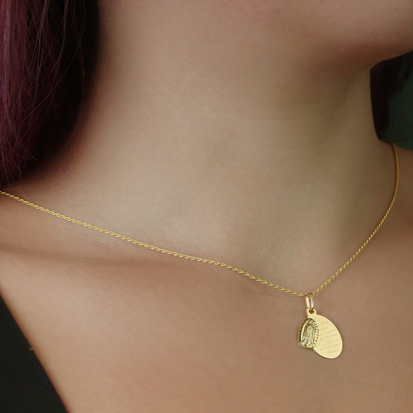 GIOVE MIO Dije de La Medalla de La Virgen de Guadalupe en Oro Amarillo de 18Kt. Oro 18Kt / Amarillo / 19.3X11.5MM