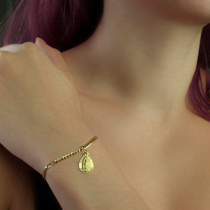 GIOVE MIO Dije de La Medalla de La Virgen de Guadalupe en Oro Amarillo de 18Kt. Oro 18Kt / Amarillo / 15.3X10.5MM