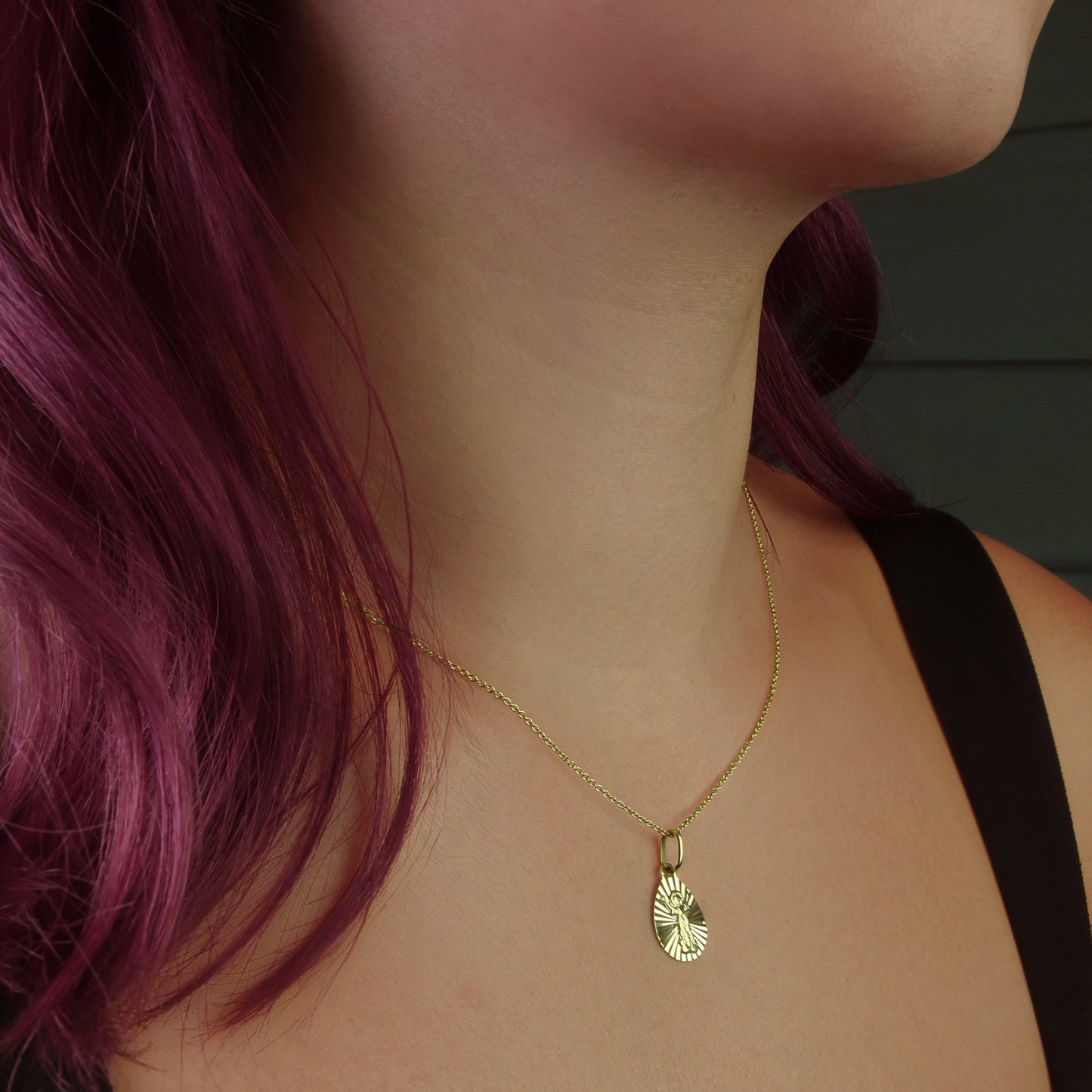 GIOVE MIO Dije de La Medalla Del Divino Niño en Oro Amarillo de 18Kt. Oro 18Kt / Amarillo / 15.1X10.5MM