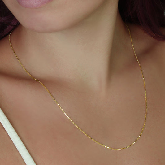 GIOVE MIO: 18kt Yellow Gold Venetian Chain Necklace - Shine elegantly with our 50cm necklace! Add a touch of luxury to your look with its lobster clasp. Get yours now!