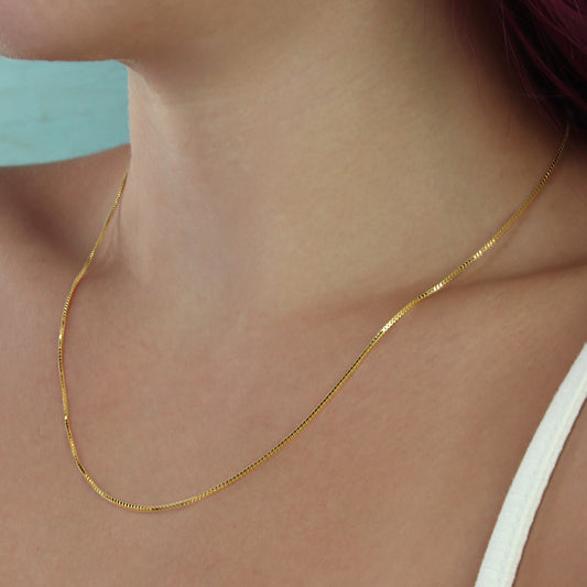 GIOVE MIO: Cadena Oro Amarillo 18kt. ¡Elegancia Clásica para Lucir Siempre! ¡Llévate esta cadena de 45 CM y brilla con estilo! ¡No te resistas al lujo y distinción de GIOVE MIO! ¡Hazla tuya! ORO 18KT / AMARILLO / 0.9 MM