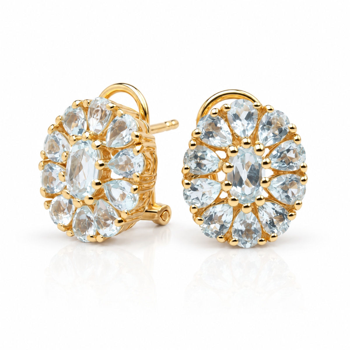 Aretes GIOVE MIO de 13mm x 15mm en plata 925 bañada en oro amarillo de 18kt con topacios Sky Blue — vista del par