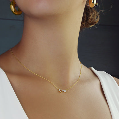 GIOVE MIO Cadena con Dije de Llave en Oro Amarillo de 18Kt con Diamantes Naturales. Oro 18Kt / Amarillo / 7x14.6MM