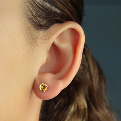 GIOVE MIO Studs en Oro Blanco de 14Kt con Citrinas. Oro 14Kt / Blanco / 5MM