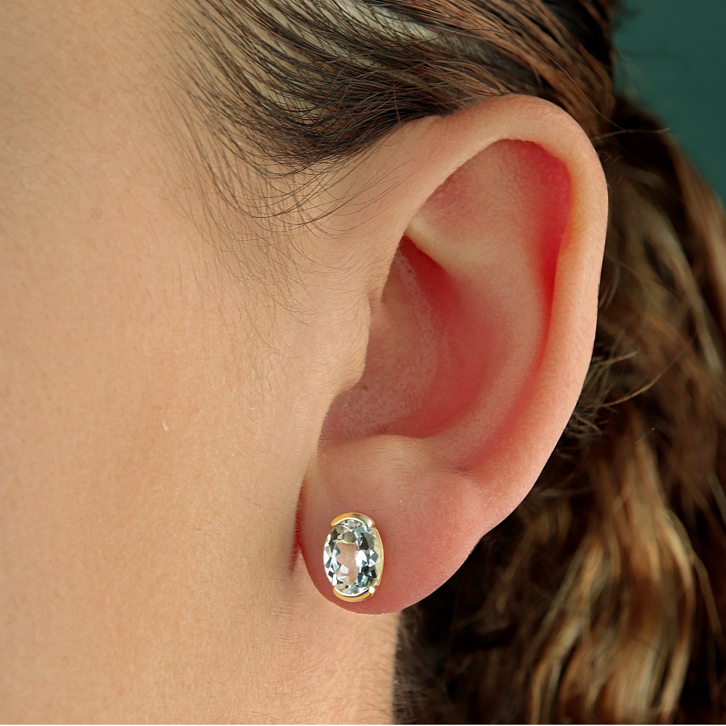 GIOVE MIO Studs en Oro Amarillo de 14Kt con Aguamarinas. Oro 14Kt / Amarillo / 8X6MM