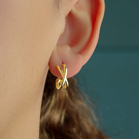 GIOVE MIO 14kt Yellow Gold Huggies with Butterfly Clasp. Diamond Stud Earrings for an Elegant Touch. Shine Stylishly and Distinctly!