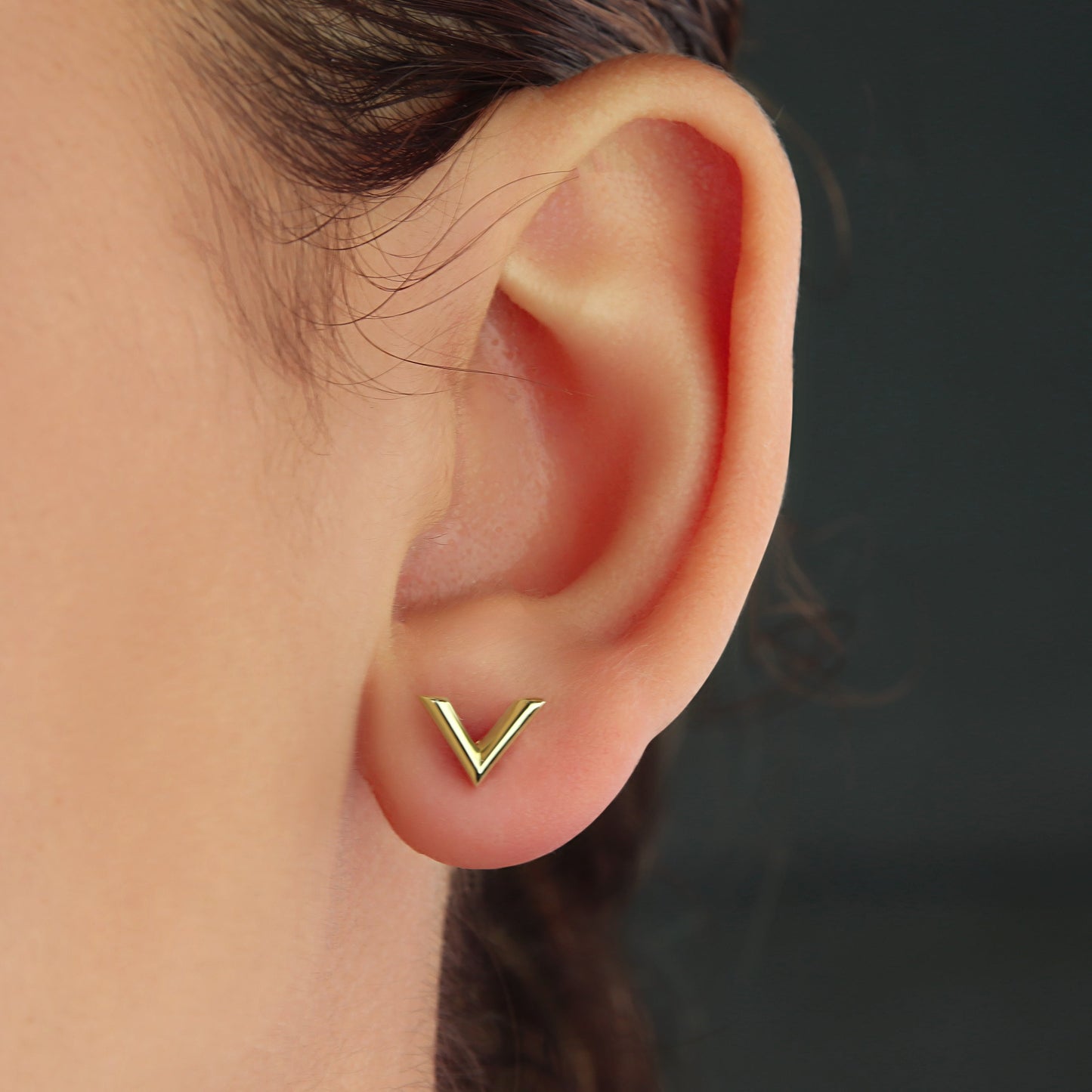 GIOVE MIO Studs de V en Oro Amarillo de 14Kt. Oro 14Kt / Amarillo / 6MM