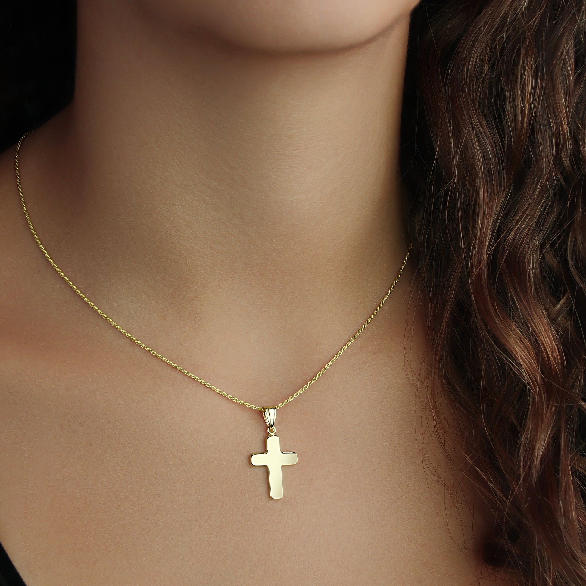 GIOVE MIO 14kt Yellow Gold Cross Pendant with Diamond. Exclusive expression of faith and style. Illuminate your look with this elegant piece!